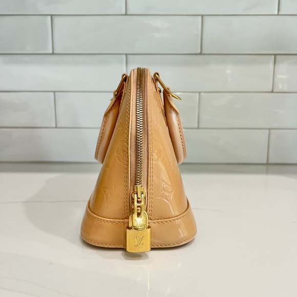 Louis Vuitton Alma Handbag Monogram Vernis BB Neutral - Picture 2 of 6